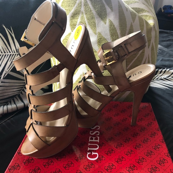 Strappy heels - Picture 3 of 4